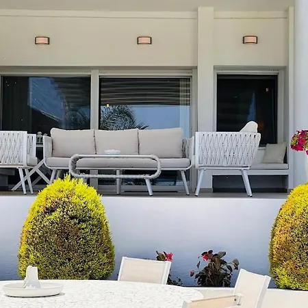Beachfront Indigo Villa *