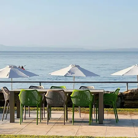 Beachfront Indigo Villa *