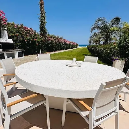 Villa Beachfront Indigo *